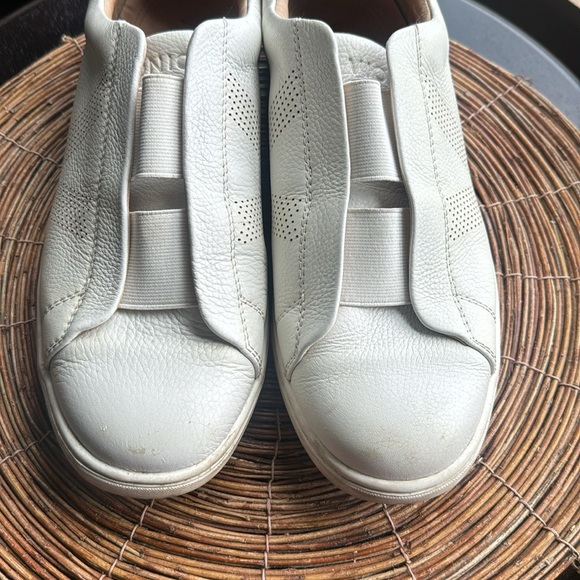 Vionic white slip on leather shoes, USA size 9.5 European size 42.5 - Picture 3 of 5